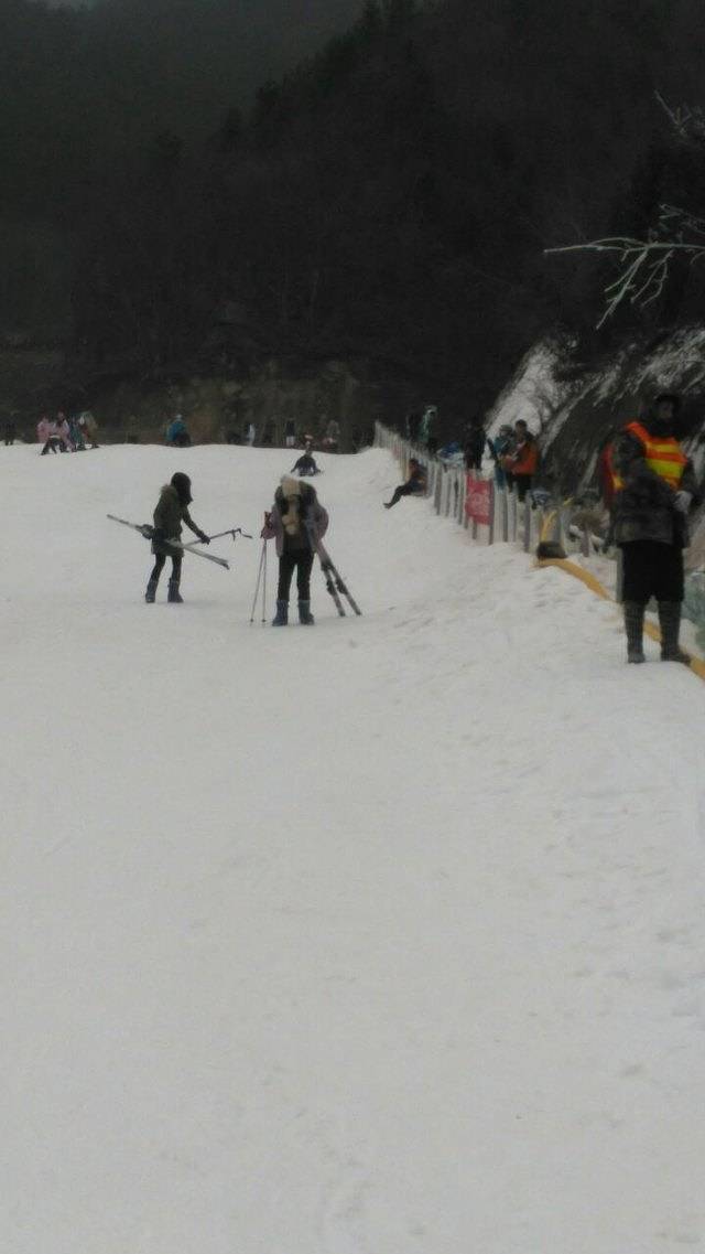 黄冈桃花冲滑雪场