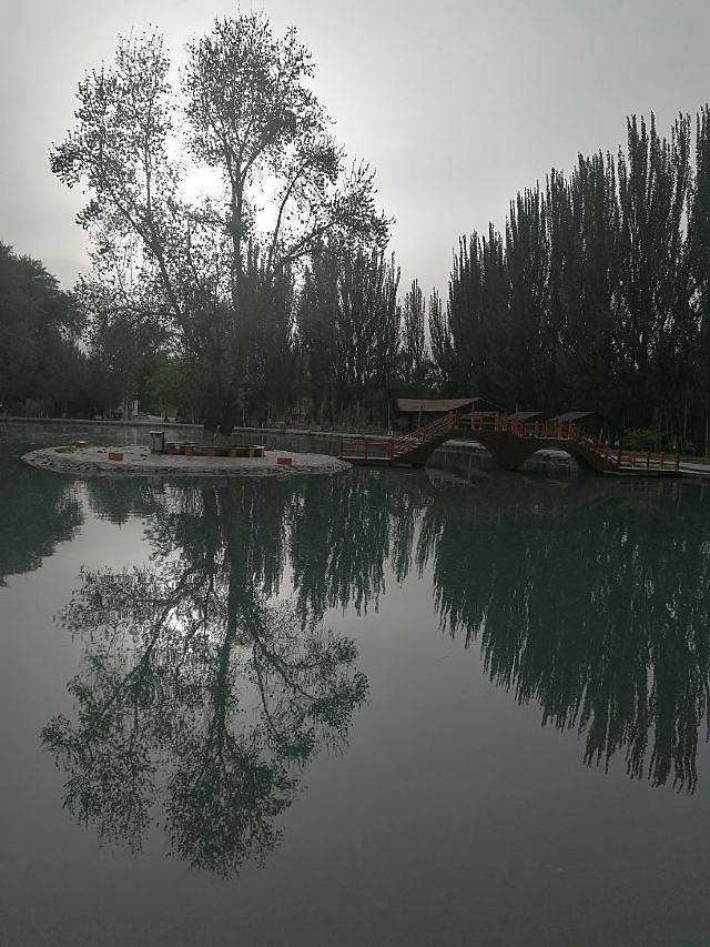 乌什县燕泉山风景区