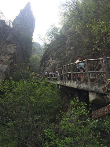 "其实想想各个景点都大同小异都是锣锅子大肚子山北方山的特点。第一次去，总体感觉还行吧_易水湖景区"的评论图片