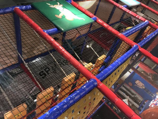 NBA乐园(湖滨道购物中心店)