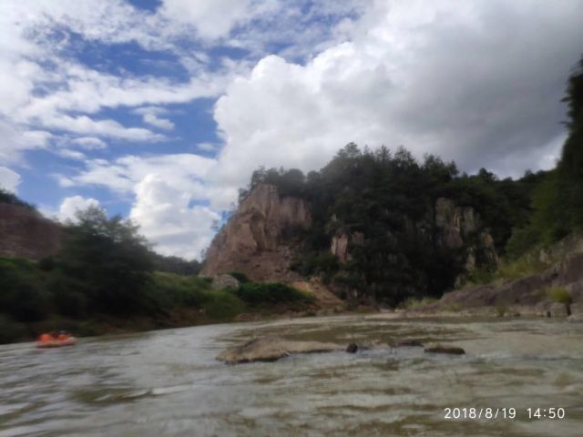 磐安双溪滩漂流
