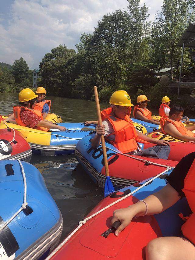 浮盖山峡谷漂流