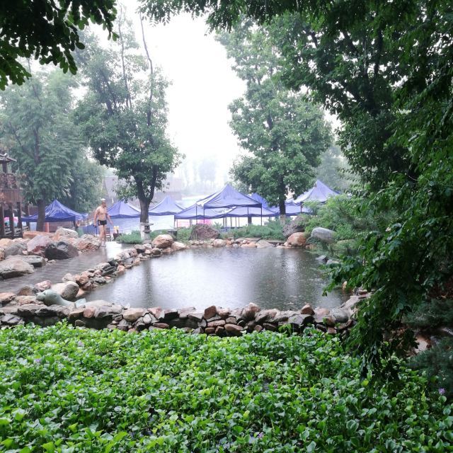 思拉堡温泉小镇