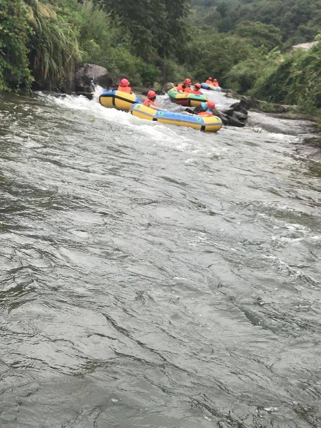 千岛湖鱼跃龙门漂流