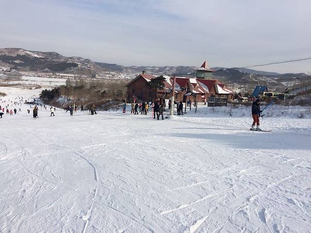 玉泉威虎山森林公园滑雪场