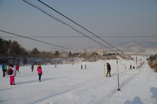 玉泉威虎山森林公园滑雪场