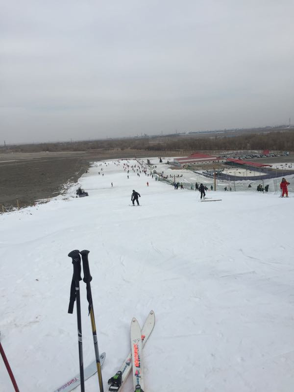 悬壁长城四季滑雪场