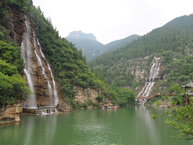 买的通票除了黄花溪景区之外还有天缘谷天缘谷就挺一般的不如黄花溪