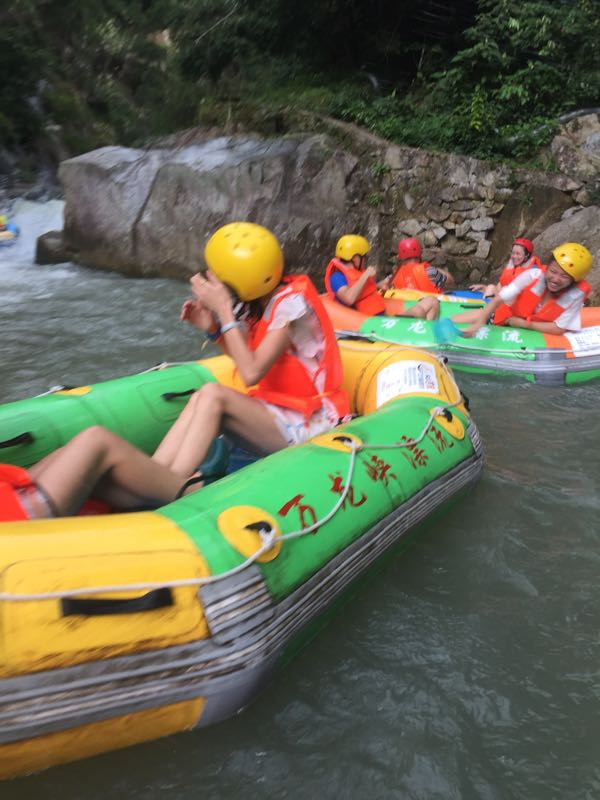万龙峡漂流