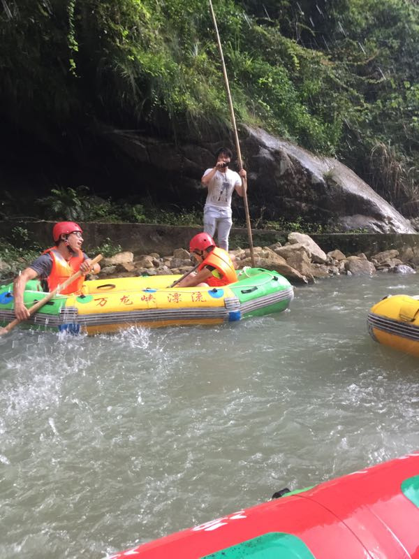 万龙峡漂流