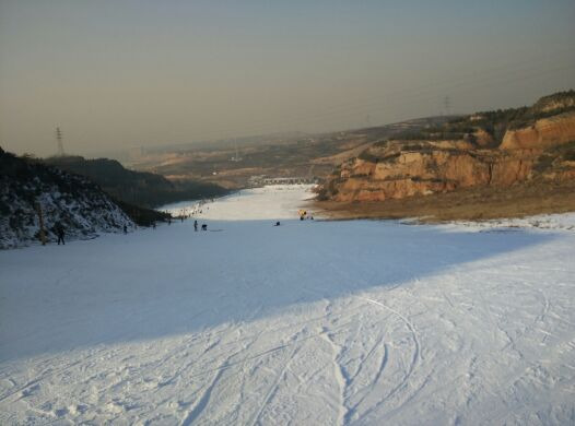 曦岭滑雪场
