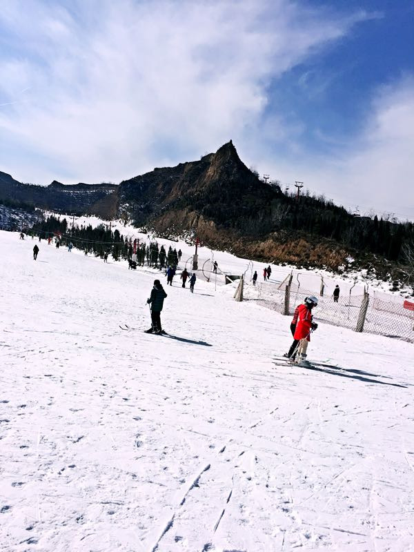 梅苑南山滑雪场