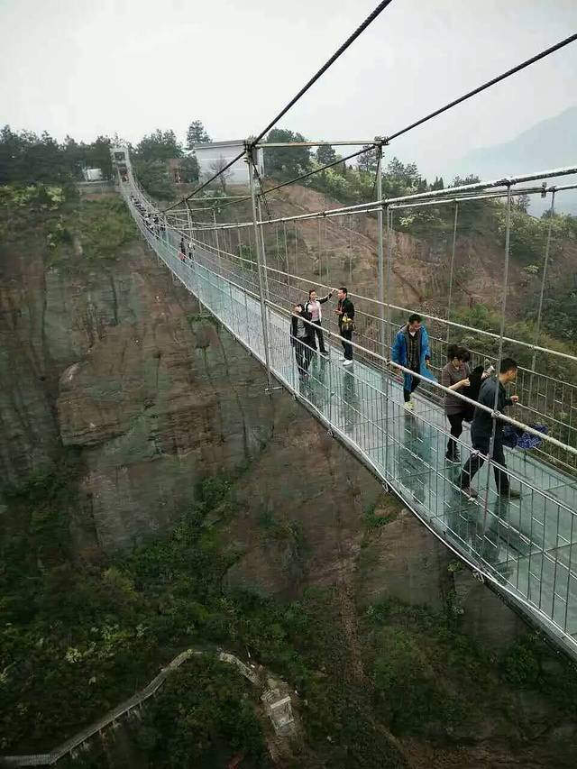 高山地下峡谷漂流