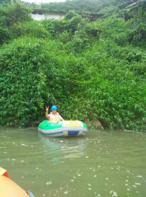 甲门峡漂流水上乐园