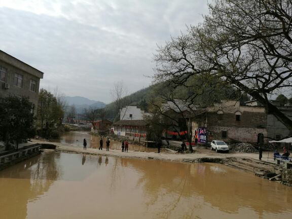 大汉皇族村景区