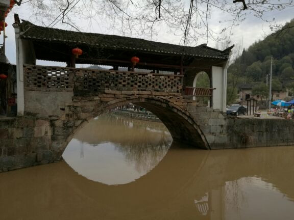 大汉皇族村景区