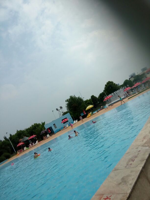 卡乐福未来水世界