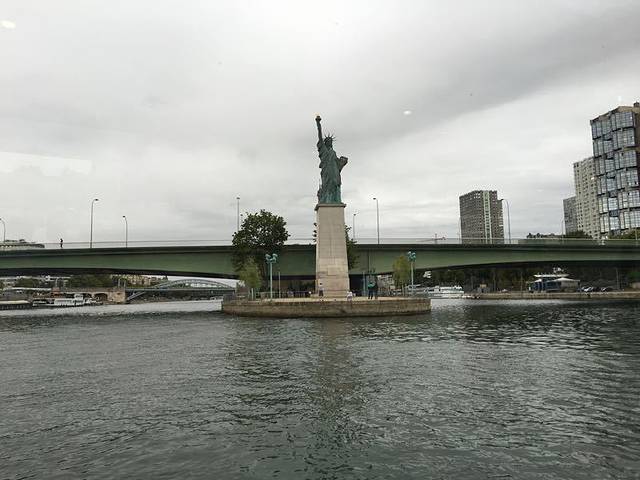 Bateaux Parisiens塞纳河游船