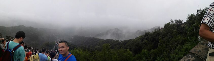 "天气也很给力阴着（躲过了北京的桑拿天）但也能看到八达岭的气势磅礴，总之省去了我们四处打听，东奔..._八达岭长城"的评论图片