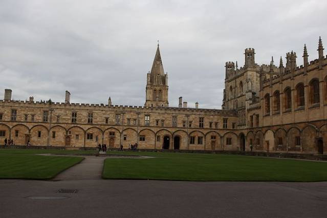牛津大学