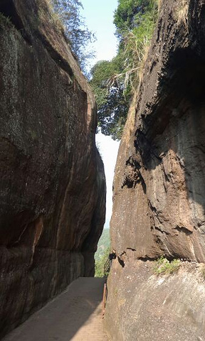 "景点不错，但门票有些贵。景区内没有导游简介，路标也不清晰_丹霞山"的评论图片