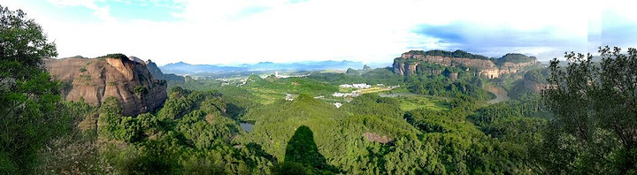 "景点不错，但门票有些贵。景区内没有导游简介，路标也不清晰_丹霞山"的评论图片