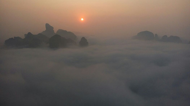 "丹霞山的风景很美丽，值得一游，只是票价太贵了，如果能在八十元左右就性价比高了_丹霞山"的评论图片