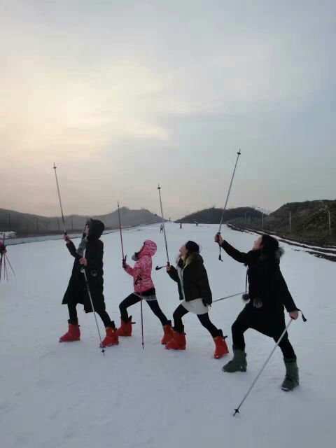 西柏坡温泉滑雪场