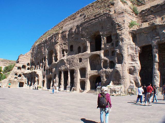 第十一窟（接引佛洞）