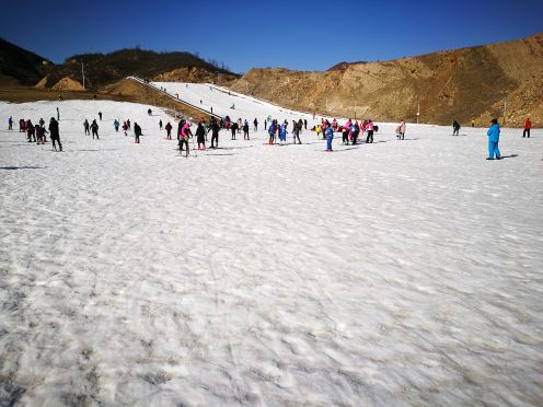 西柏坡温泉滑雪场