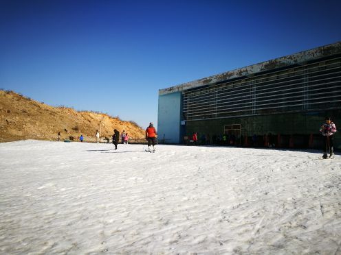 西柏坡温泉滑雪场