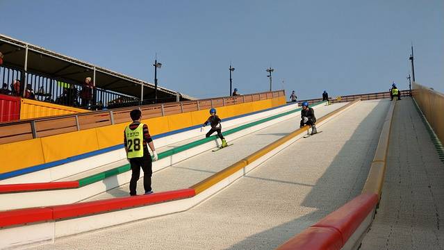 新都尖锋旱雪四季滑雪场