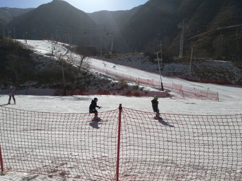 抱龙山凤凰岭滑雪场