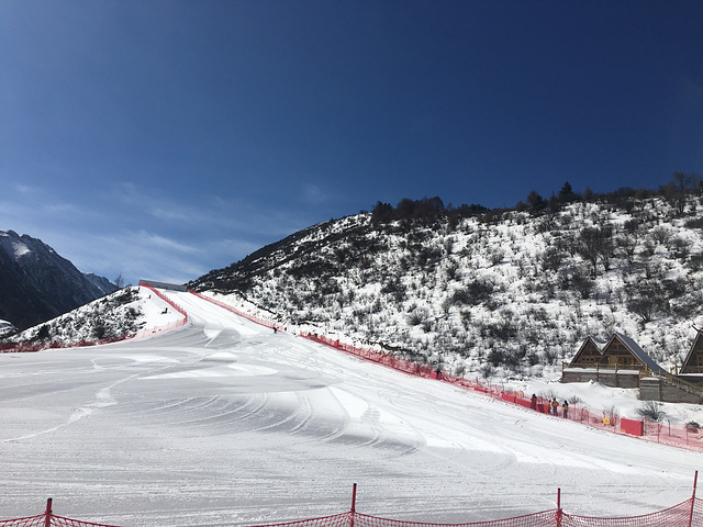 鹧鸪山自然公园滑雪场