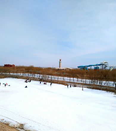 鸣翠湖滑雪场