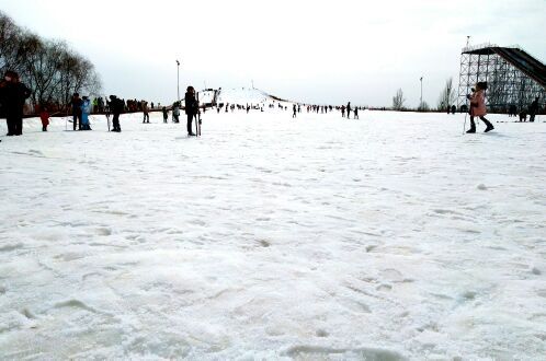 鸣翠湖滑雪场