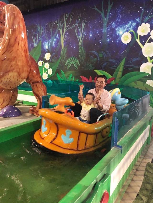 维佳童话镇演出现场