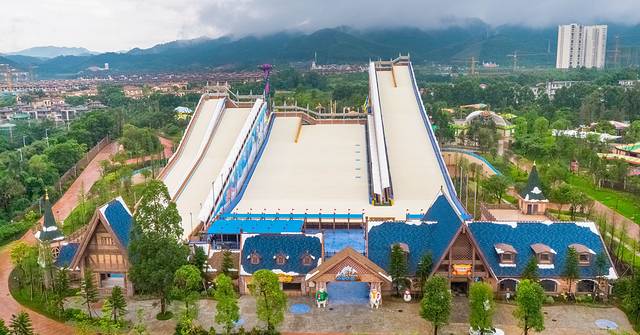 美的鹭湖旱雪小镇