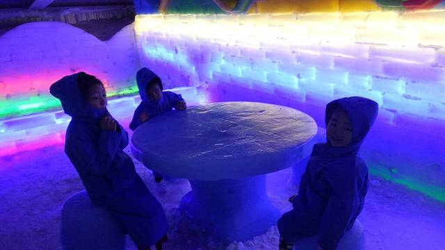 三只熊冰雪王国