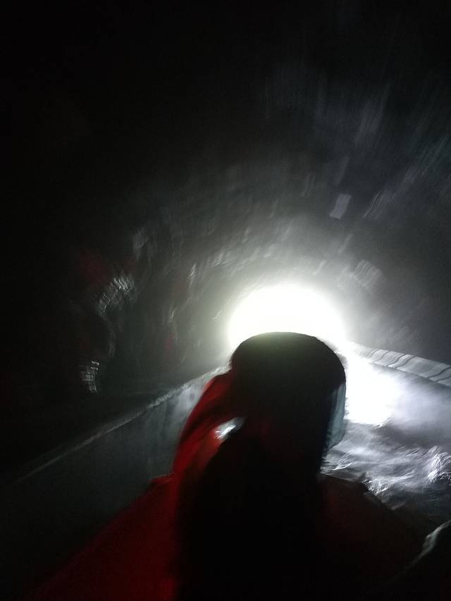 会稽山峡洞漂流