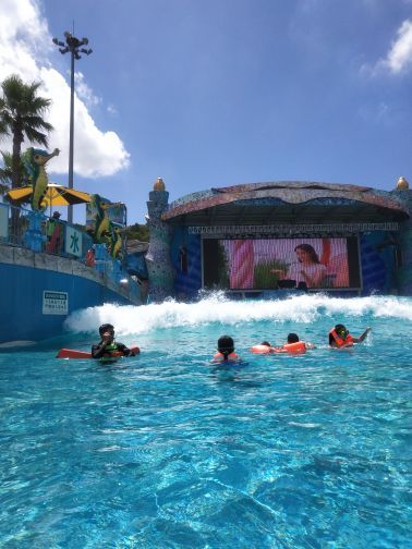 嬉戏海水上乐园