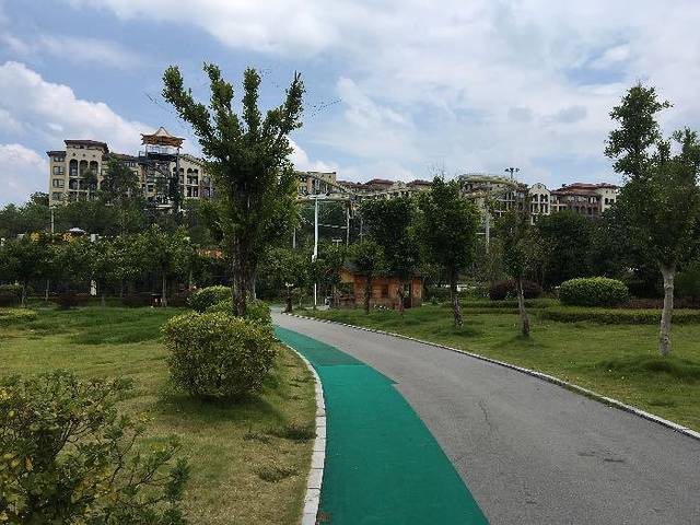 罗山湖水上乐园