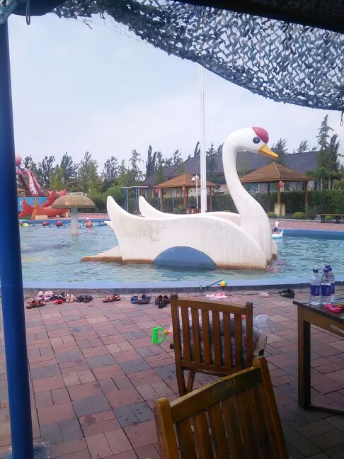 刘洪文化园海浪谷