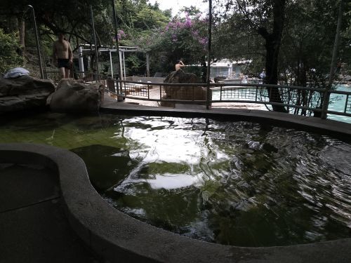 丫沙底瀑布温泉