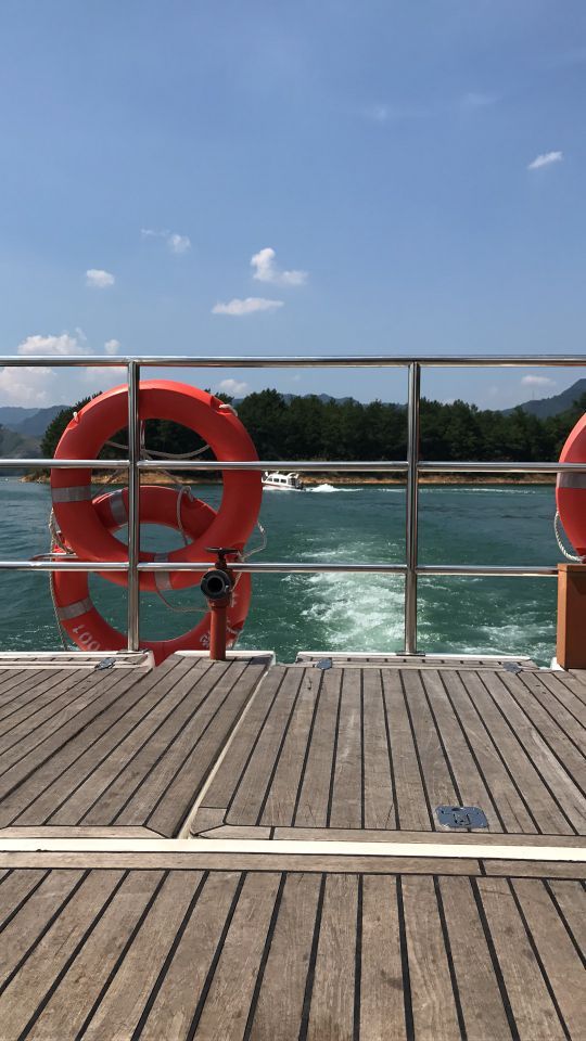 千岛湖进贤湾休闲观光豪华游艇