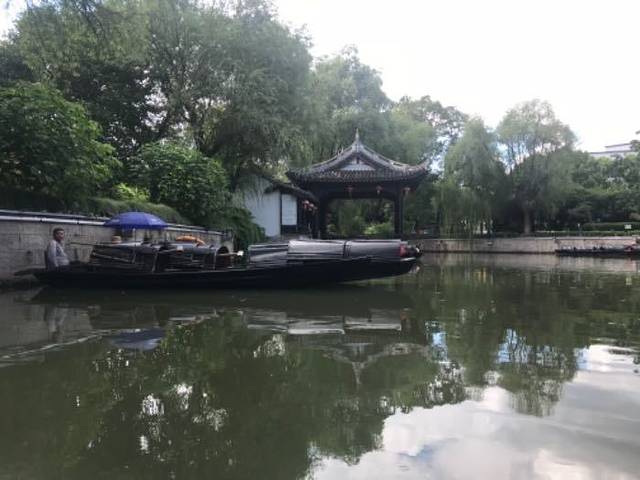 绍兴乌篷船观光