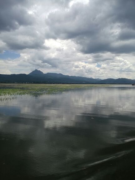 拉市海骥足马场