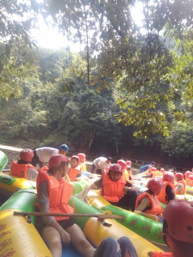 浏阳大围山榴花洞峡谷漂流