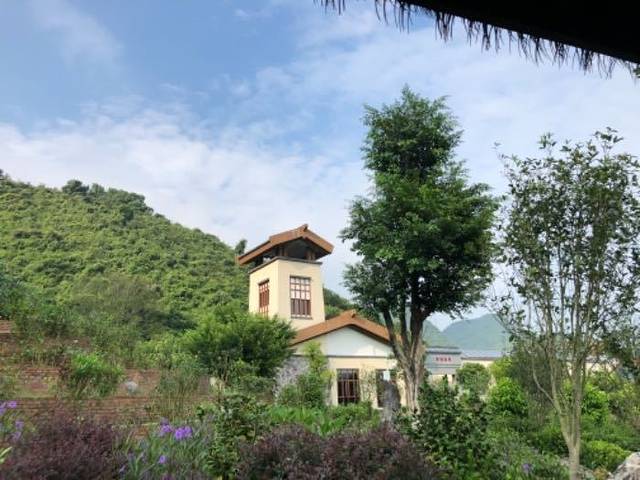 英德宝晶宫天鹅湖温泉