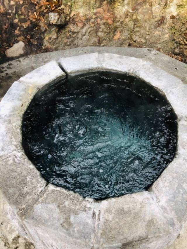 腾冲洞山温泉村